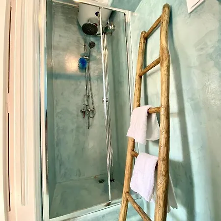 Paraga Garden Studio Apartment